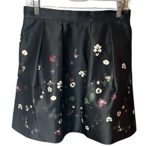 H&M Black A-Line Pleated Sateen Floral print skirt size 10